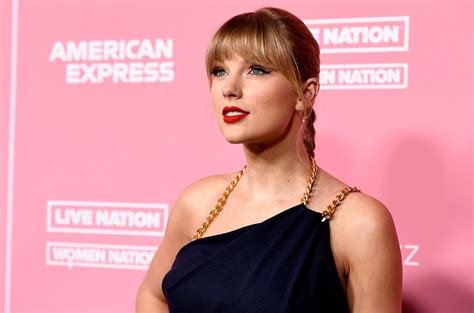According to initial reports to data tracking firm Luminate, Taylor Swift’s 1989 (Taylor’s Version) sold over 1.1 million copies in the U.S. in its first six days of release (Oct. 27-Nov. 1 ...